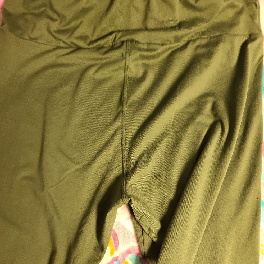 LULAROE TC2 GREEN LEGGINGS